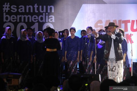 Santun bermedia untuk pemilu damai