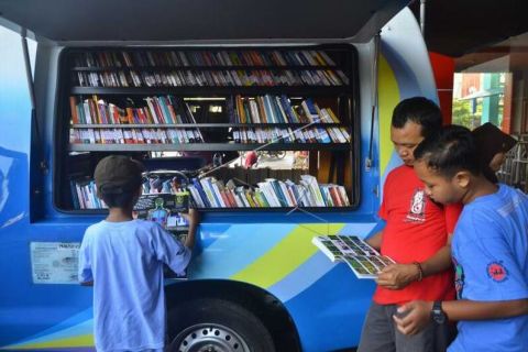 Mobil perpustakaan keliling