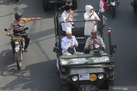 Penyambutan Gubernur dan Wakil Gubernur Jawa Timur