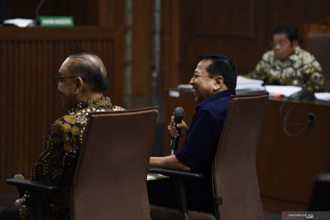Setya Novanto menjadi saksi Idrus Marham