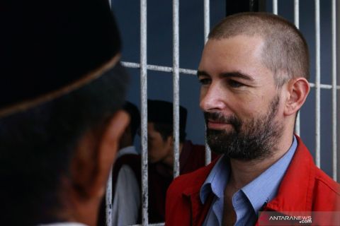 Sidang perdana penyelundup sabu