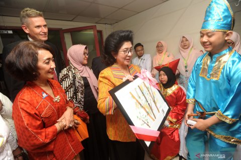 Peresmian bangsal husus untuk remaja