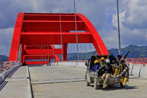 Jembatan Holtekamp siap diresmikan