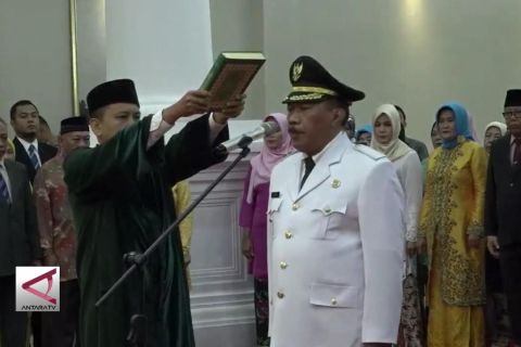 Edi Ariadi resmi gantikan Iman Ariyadi sebagai Walikota Cilegon