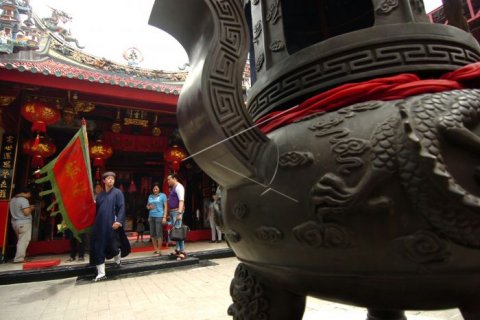 Ritual Buka Pintu Klenteng