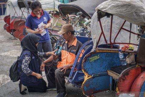 Pemeriksaan gratis pengemudi becak