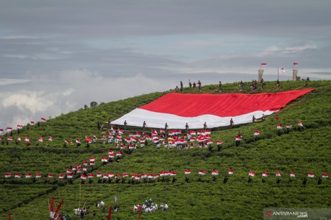 Parade bendera merah putih