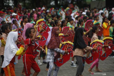 Persiapan pentas Solo Menari
