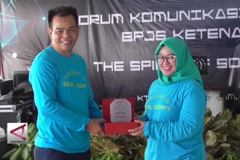 Lima perusahaan tertib administrasi terima penghargaan BPJSTK