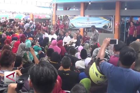 Presiden Jokowi Salurkan 700 UMi di Kota Kendari