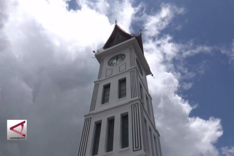 Mengintip rahasia keunikan jam Gadang