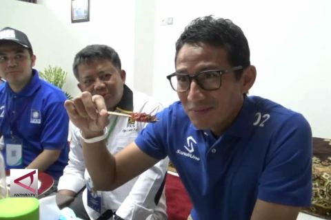 Sandiaga Uno menikmati kuliner khas Cilegon
