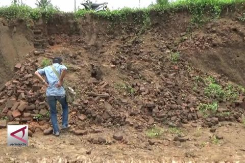 Situs Majapahit ditemukan di jalur Tol Mapan