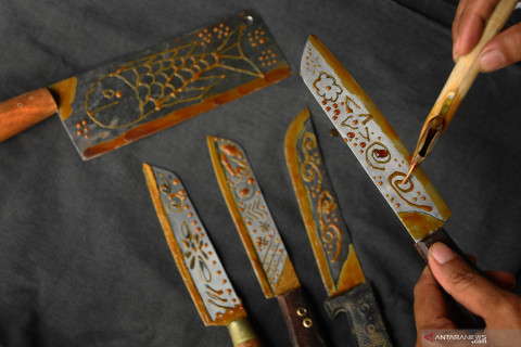 Kerajinan pisau batik Kudus