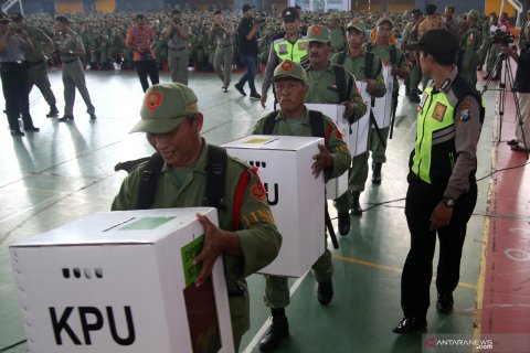 Simulasi pengamanan Pemilu Satlinmas