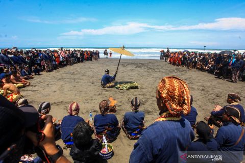 Labuhan Pantai Parangkusumo