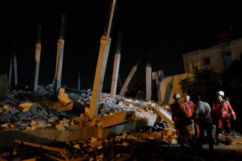 Bangunan ambruk di Medan