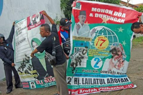 Perusakan alat peraga kampanye
