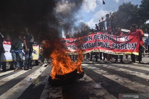 Aksi tolak KPK berpolitik praktis