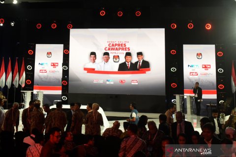 Suasana panggung debat capres putaran kelima