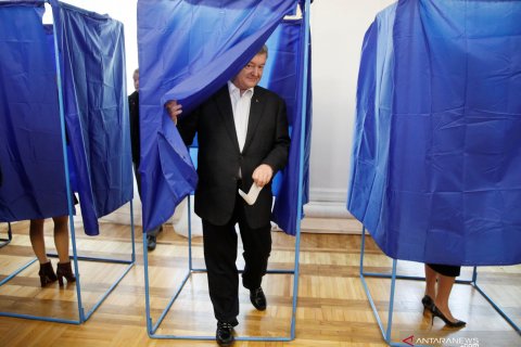 Capres petahana Ukraina gunakan hak suaranya di Pilpres putaran kedua