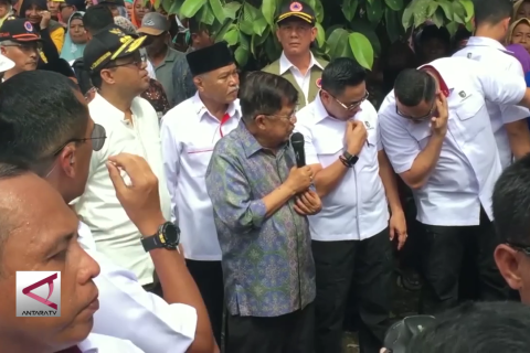 Seribu tentara seribu tukang bangun rumah tahan gempa