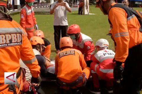 Latihan simulasi bencana agar siaga menghadapi bencana