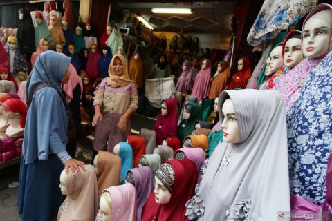 Penjualan busana muslim jelang ramadhan