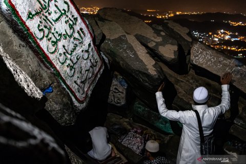 Ziarah di Gua Hira