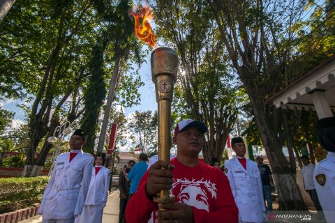 Obor Paskah Nasional tiba di Palu