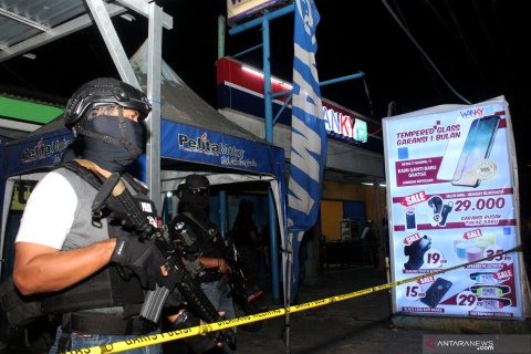 Penggeledahan barang bukti milik terduga teroris