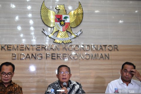Tarif batas atas tiket pesawat resmi turun