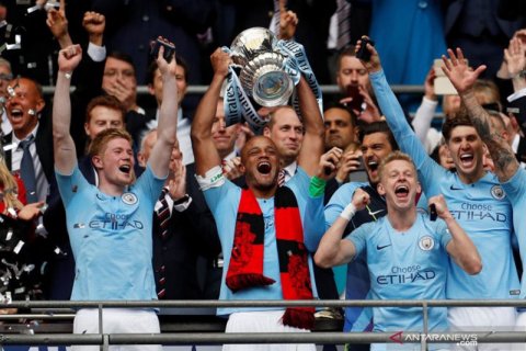 (FOTO) Piala FA lengkapi Treble Winner Manchester City