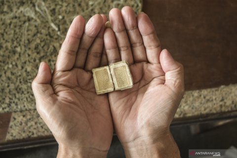 Al Quran mini berusia 500 tahun