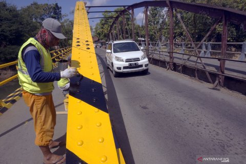 Perawatan jembatan Bailey