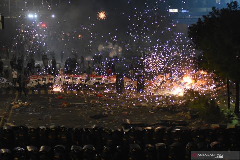 Aksi 22 Mei ricuh di depan kantor Bawaslu