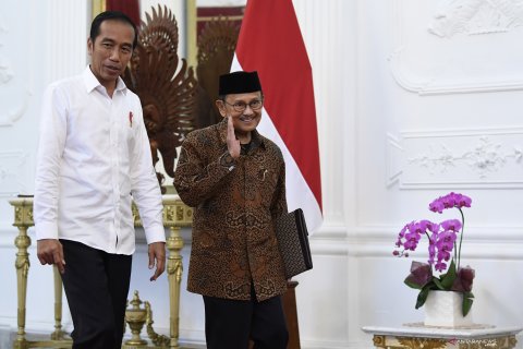 Presiden Jokowi bertemu BJ Habibie