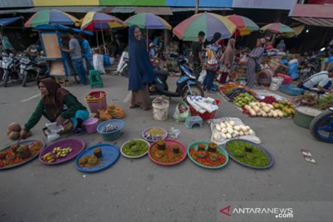 Gelar dagangan di jalan
