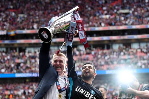 Kegembiraan pemain The Villans yang promosi ke Liga Premier