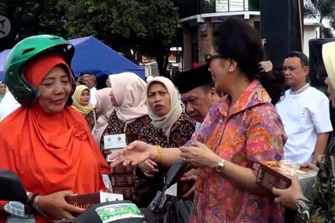 Aksi bagi takjil diwarnai pengobatan gratis