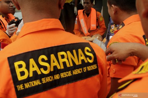 SAR EVAKUASI CREW KAPAL BARANG YANG SAKIT