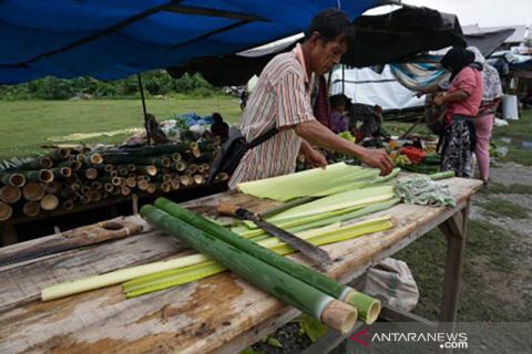 Penjualan bambu nasi jaha