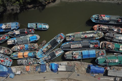 Nelayan siap melaut kembali