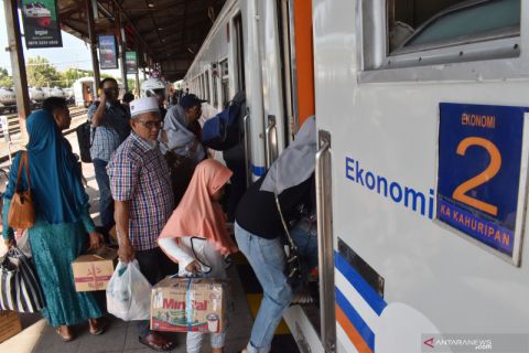 PT KAI  perpanjang masa ekstra KA Lebaran
