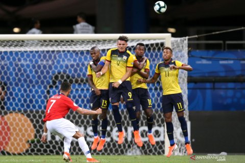 Aksi Alexis Sanchez saat bawa Chile bungkam Ekuador