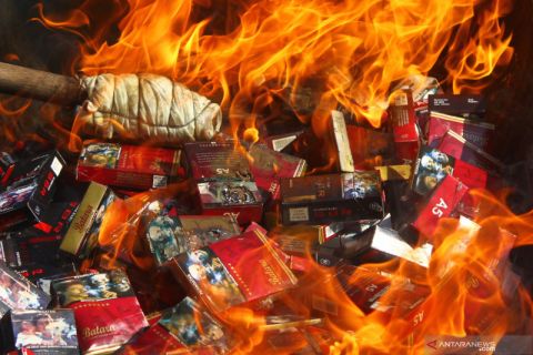 Bea Cukai musnahkan barang ilegal hasil sitaan