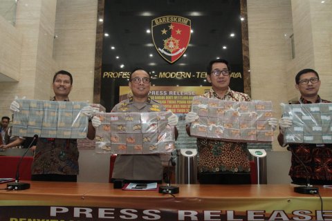 Ungkap kasus pengadaan BBM