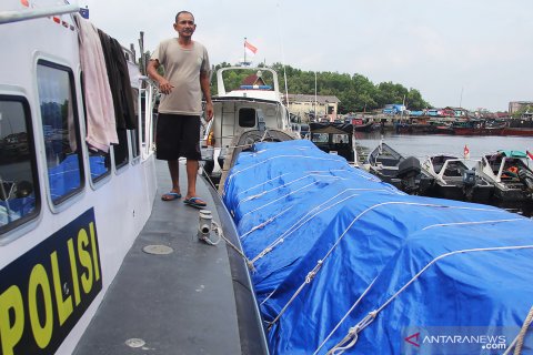 Penyelundupan tekstil dan pakaian bekas digagalkan Polair Polda Riau