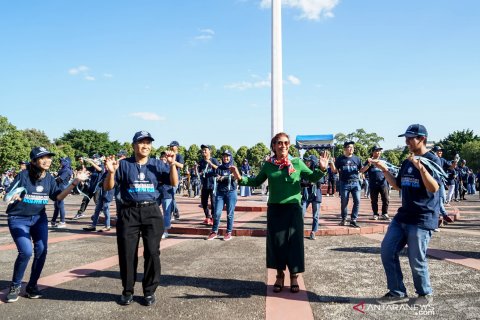 Susi Pudjiastuti lepas KKN UGM