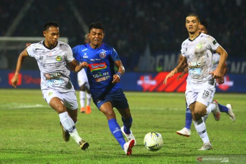 Arema vs PS Tira